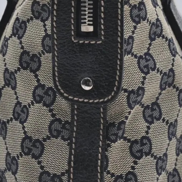 Gucci Sherry Line Hand Bag - Picture 9 of 16